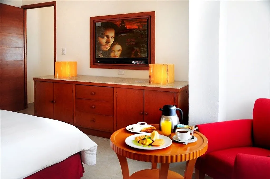 Ambiance Suites Cancún Hotel