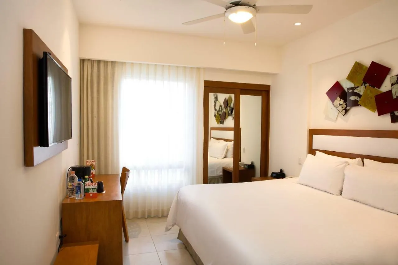 Ambiance Suites Cancún 4*,